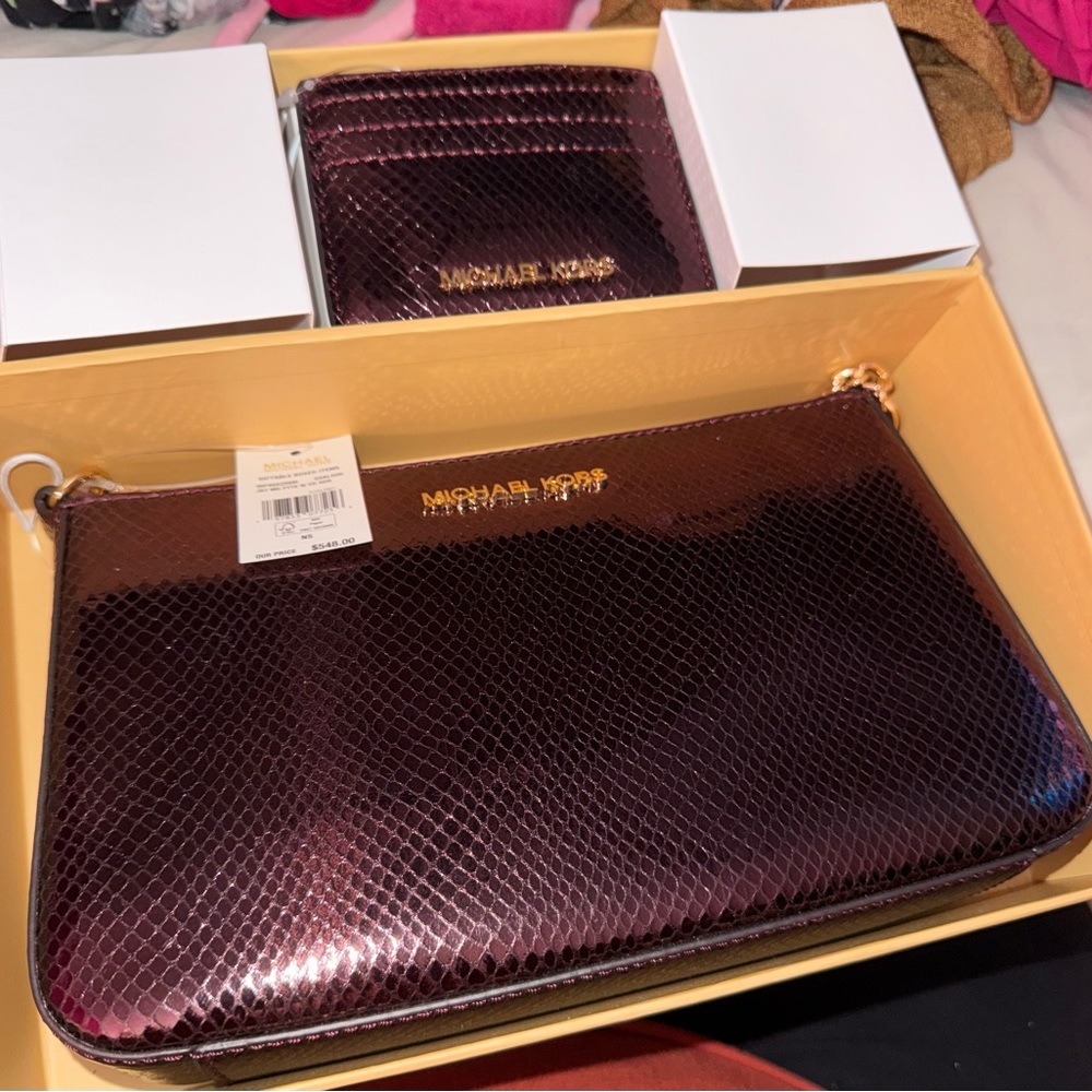 Michael Kors burgundy colored small handbag - new in Gift Box - Picture 4 of 7